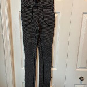 Lululemon size 4 leggings